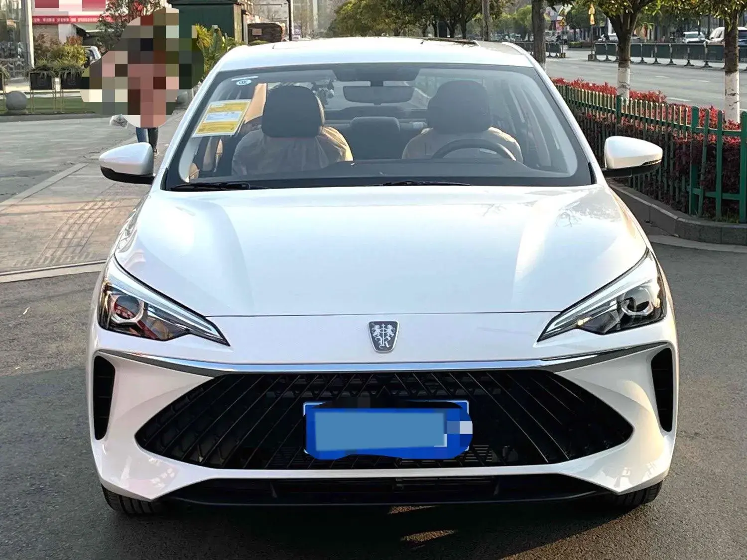 2023 ROEWE I5 thumbnail 2