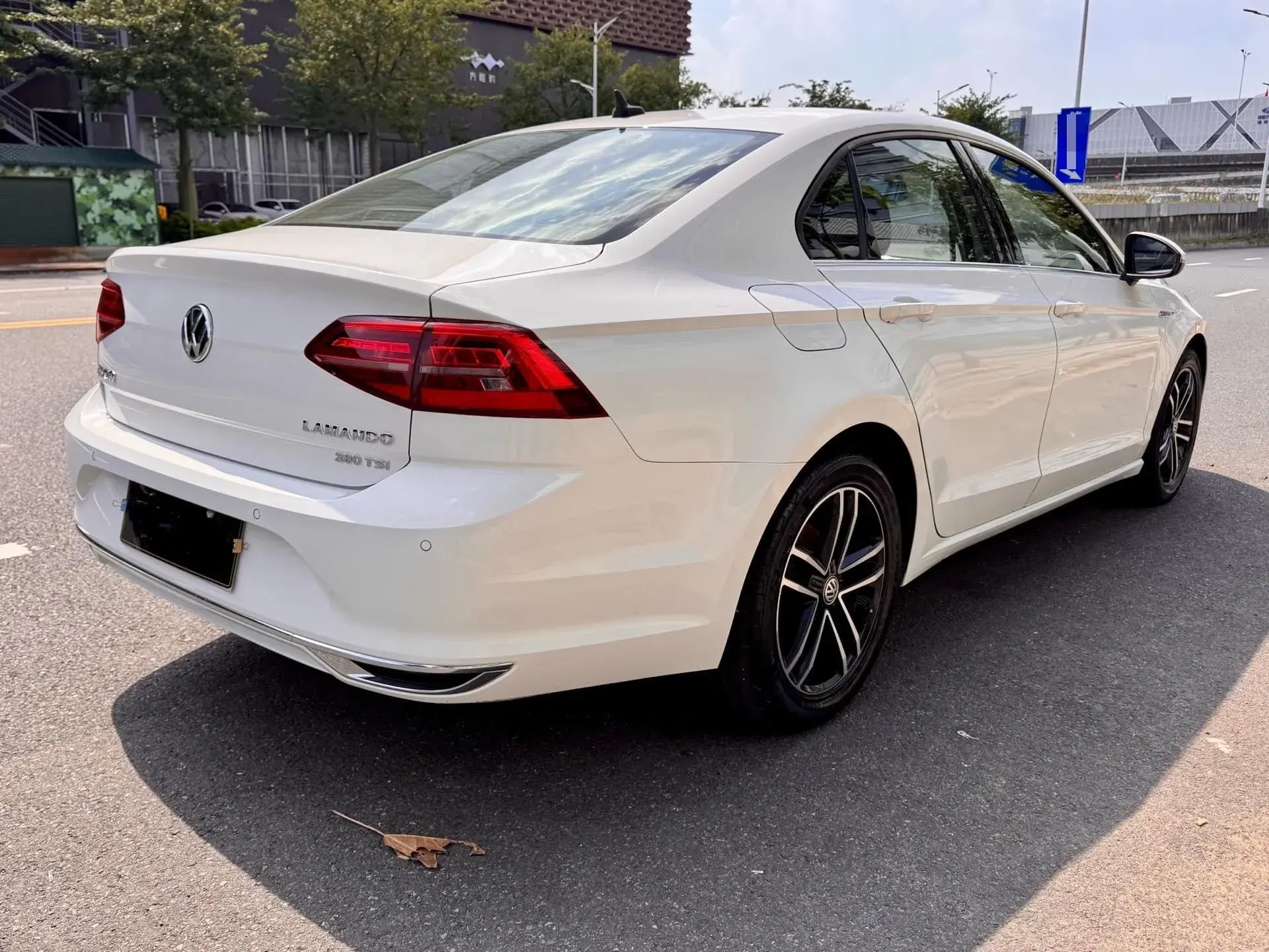 2021 VOLKSWAGEN LAMANDO thumbnail 4