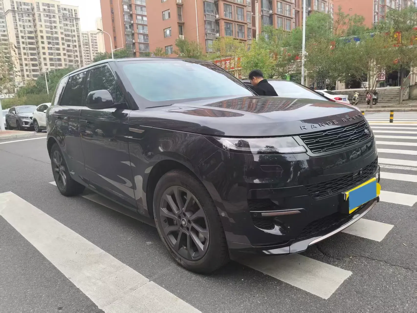 2023 LAND ROVER thumbnail 2