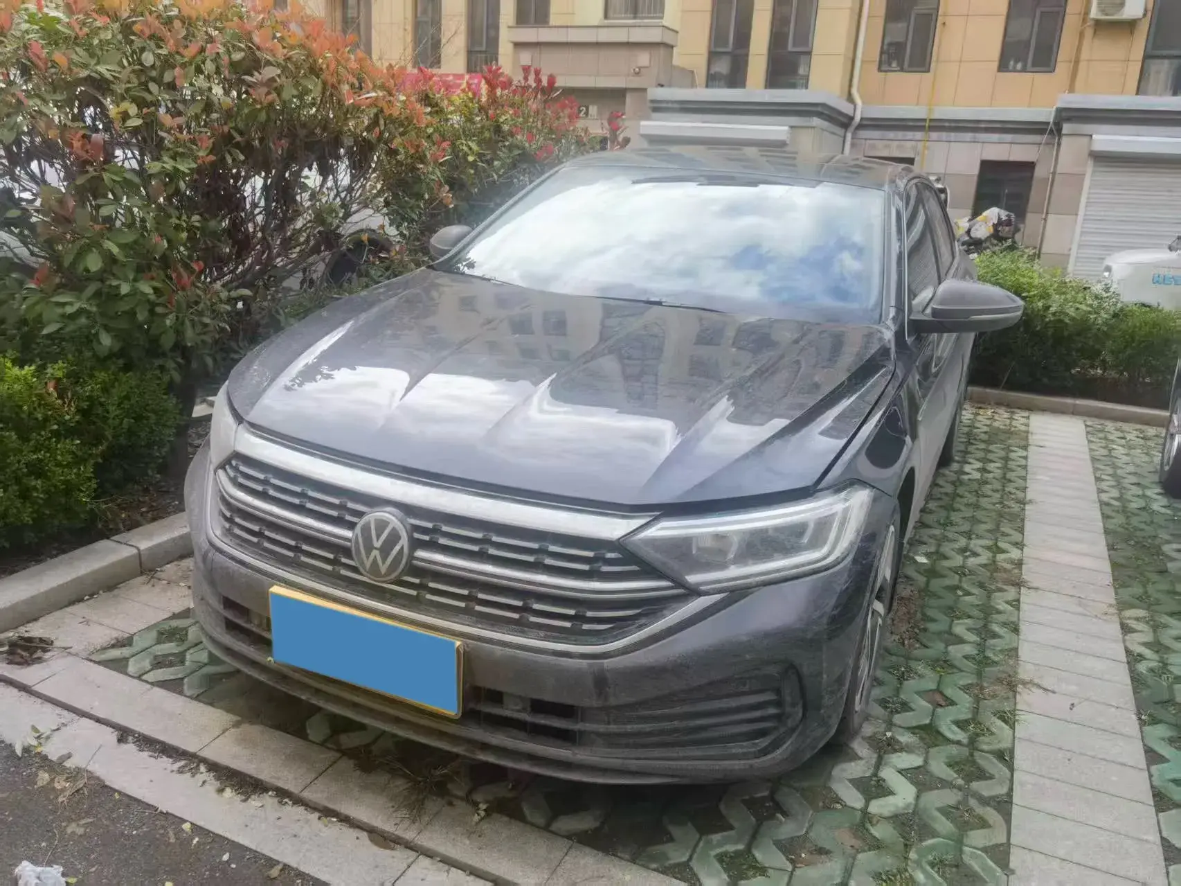 2023 VOLKSWAGEN SAGITAR view 1