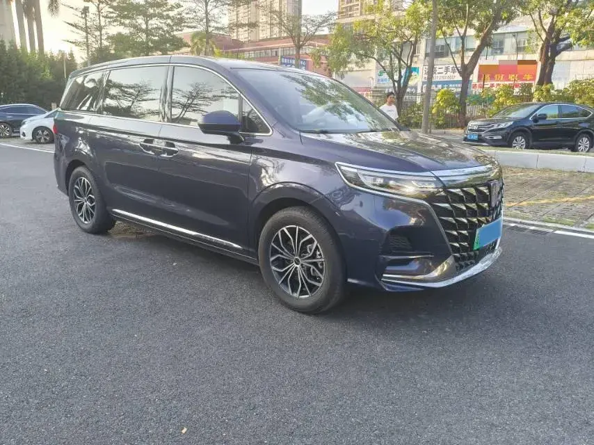 2022 ROEWE IMAX8 thumbnail 3