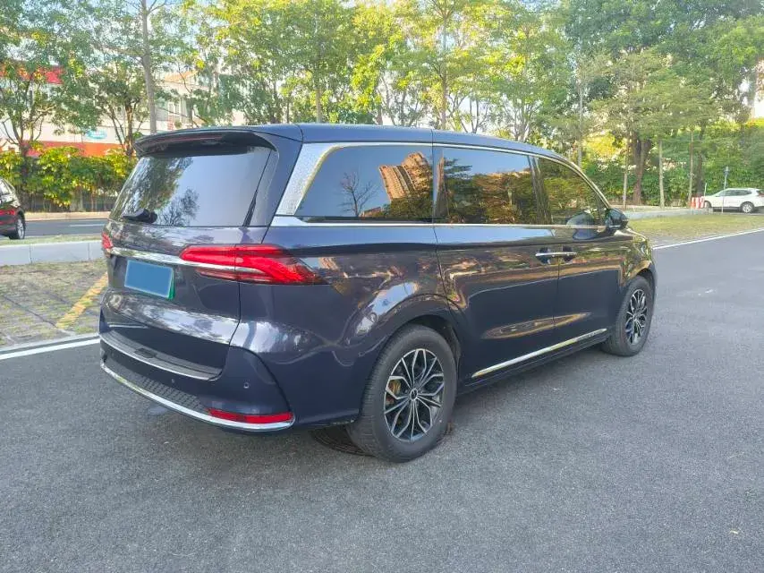 2022 ROEWE IMAX8 thumbnail 4