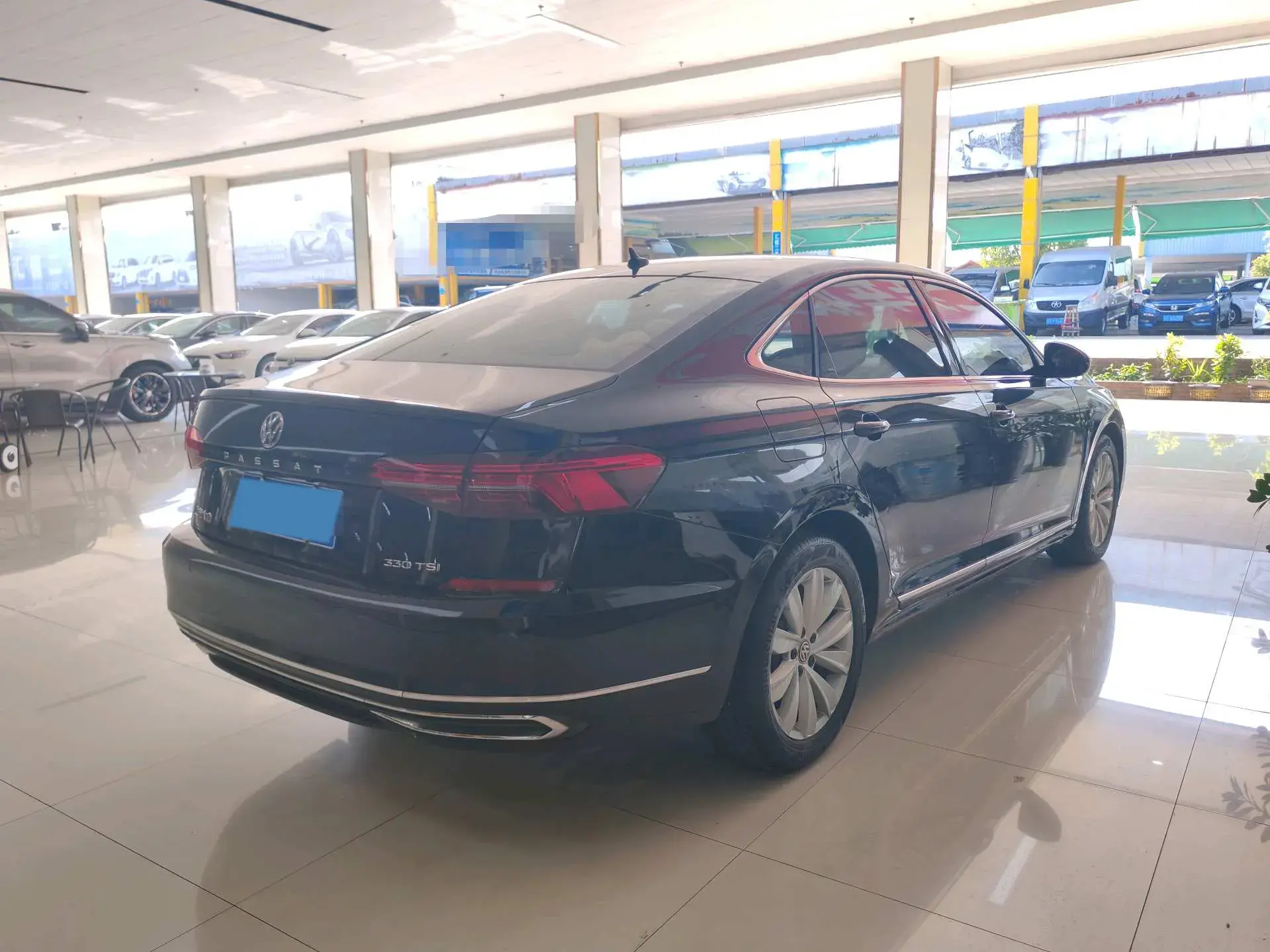 2019 VOLKSWAGEN PASSAT thumbnail 2