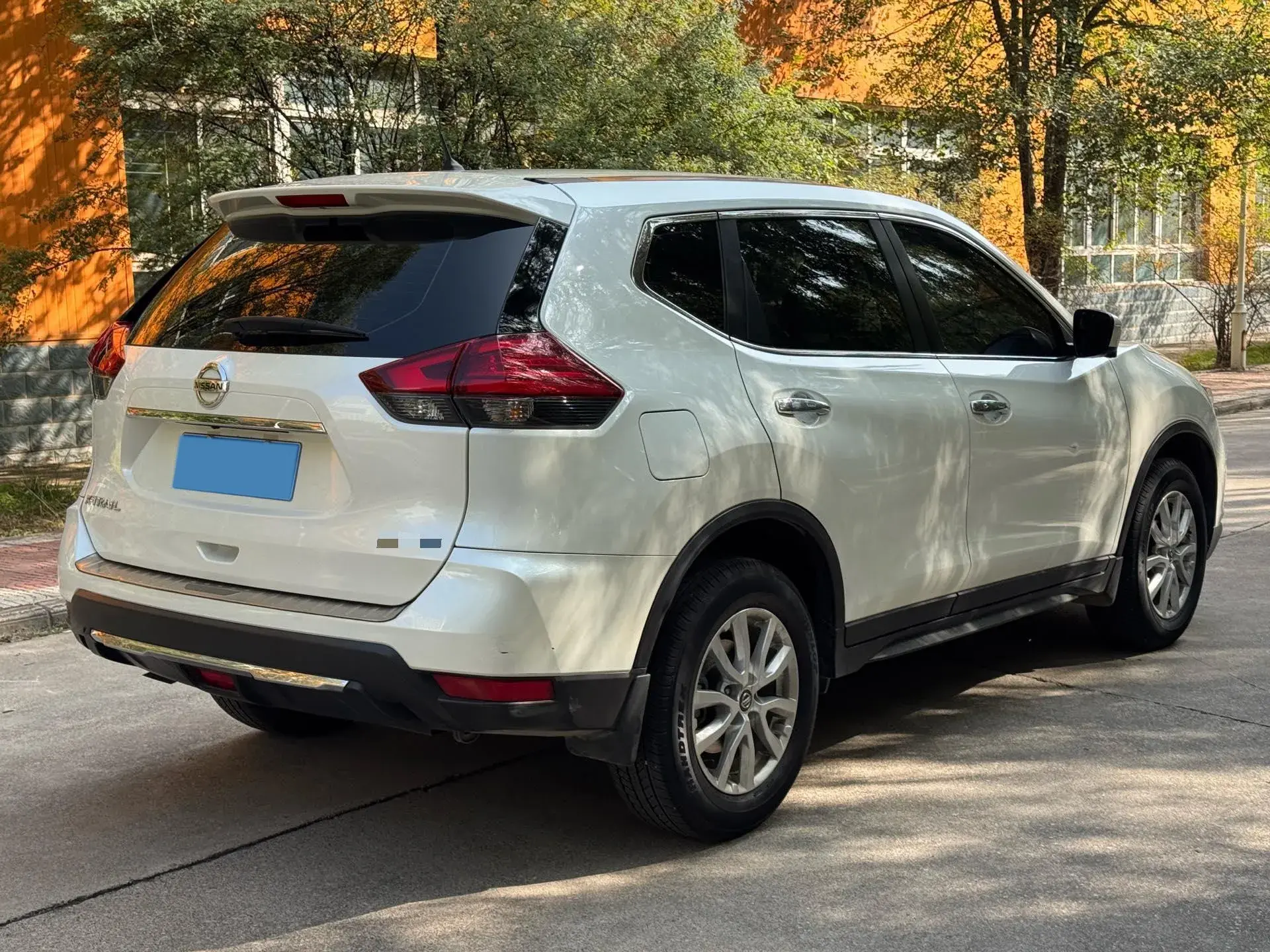 2021 NISSAN X-TRAIL thumbnail 4