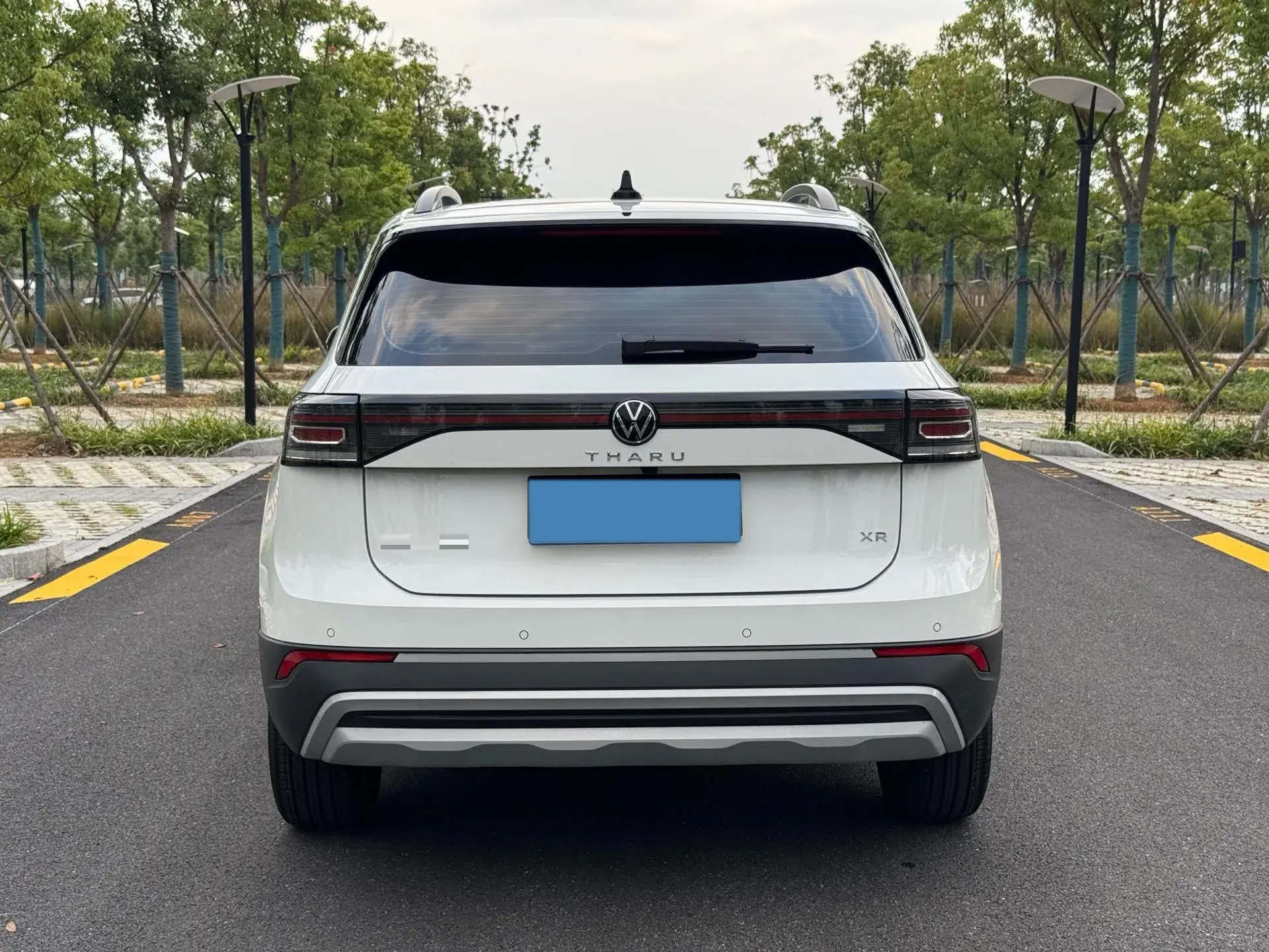 2025 VOLKSWAGEN THARU thumbnail 3