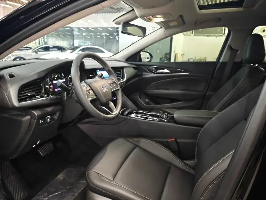 2023 BUICK REGAL thumbnail 4