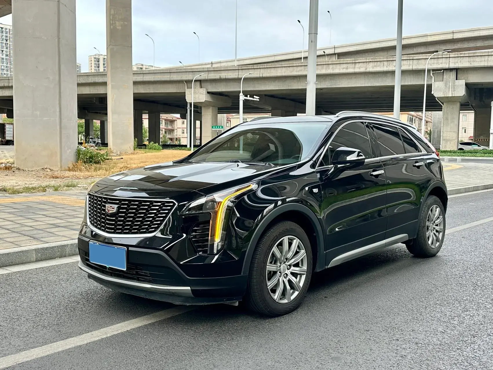 2022 CADILLAC XT4 view 1