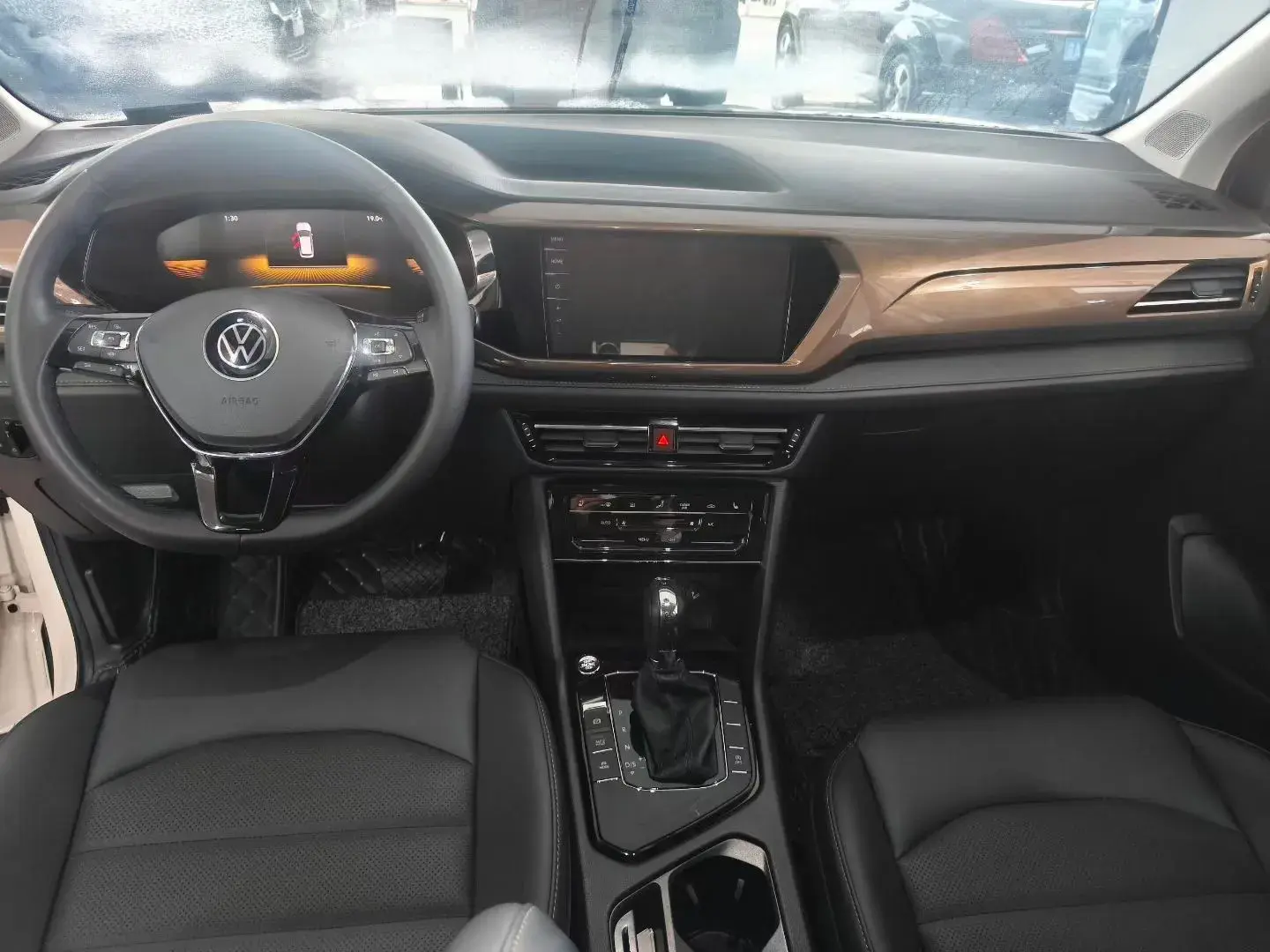 2022 VOLKSWAGEN THARU thumbnail 4