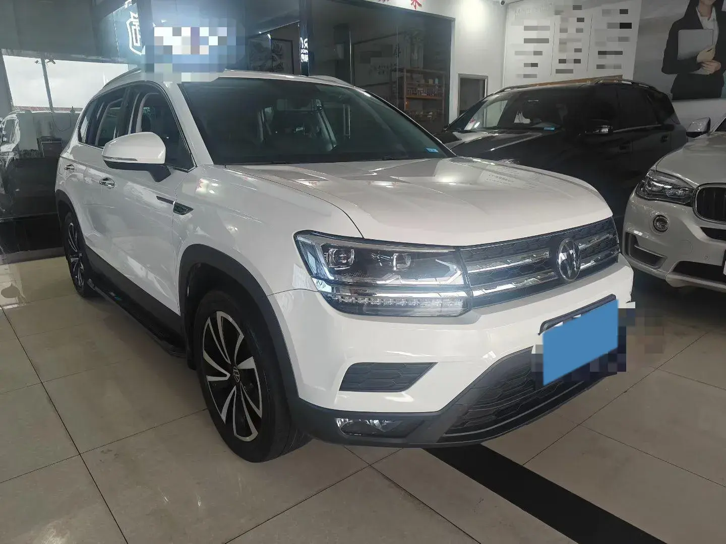 2022 VOLKSWAGEN THARU thumbnail 2