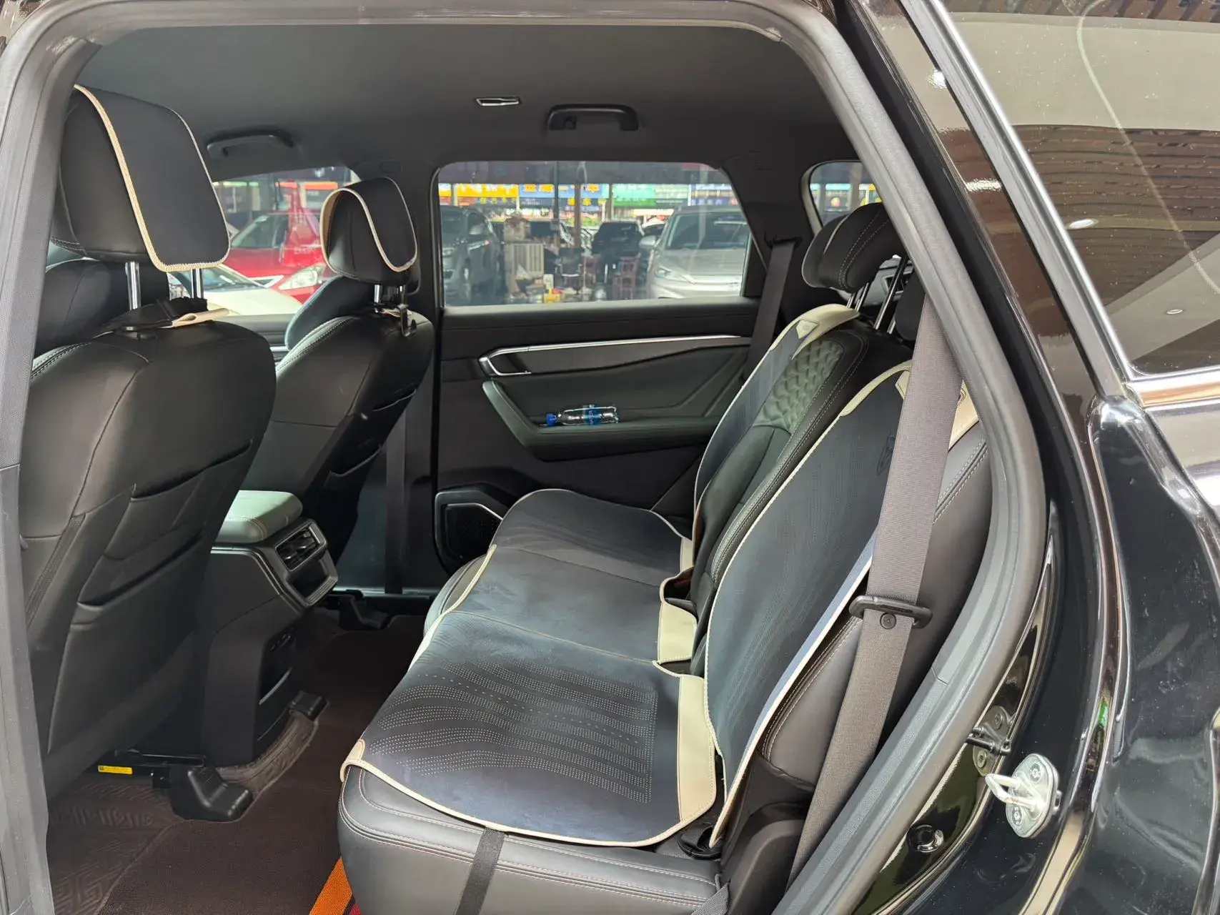 2023 GEELY OKAVANGO thumbnail 3