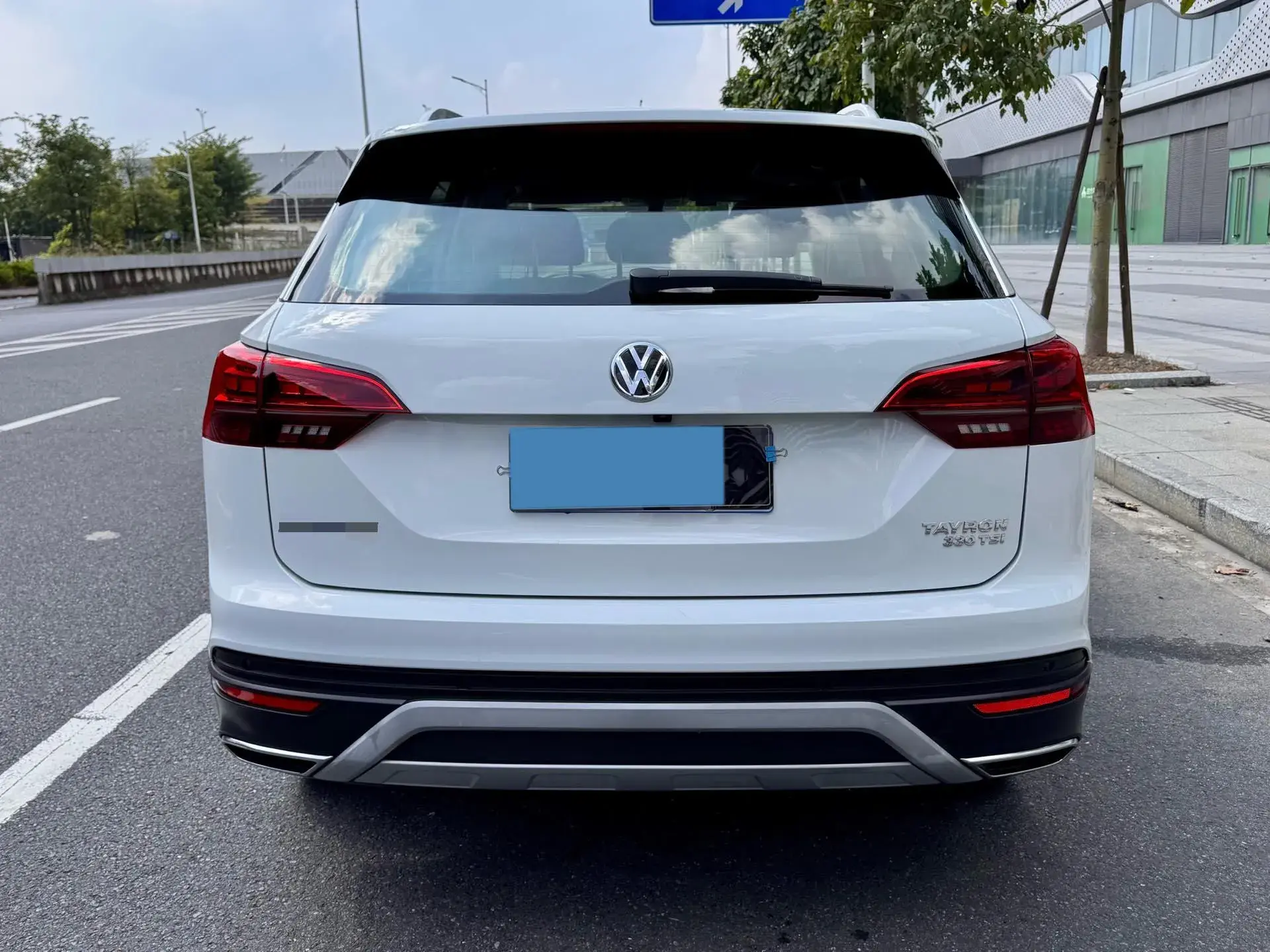 2019 VOLKSWAGEN TAYRON thumbnail 4