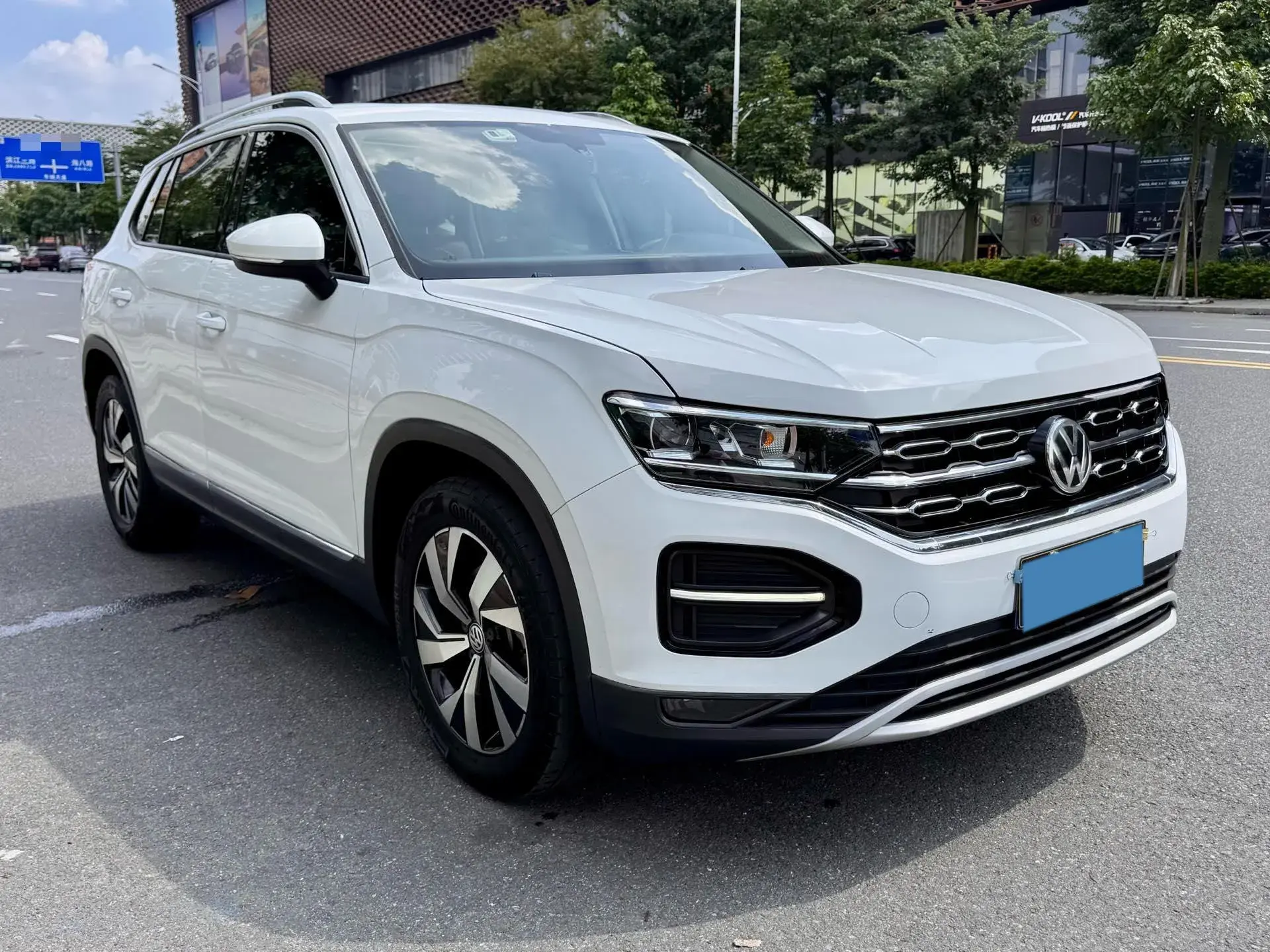 2019 VOLKSWAGEN TAYRON thumbnail 2