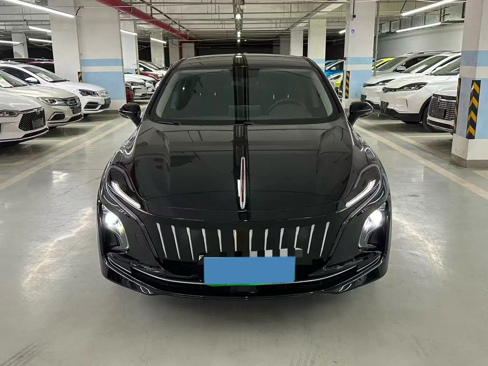 2023 HONGQI E-QM5 thumbnail 2