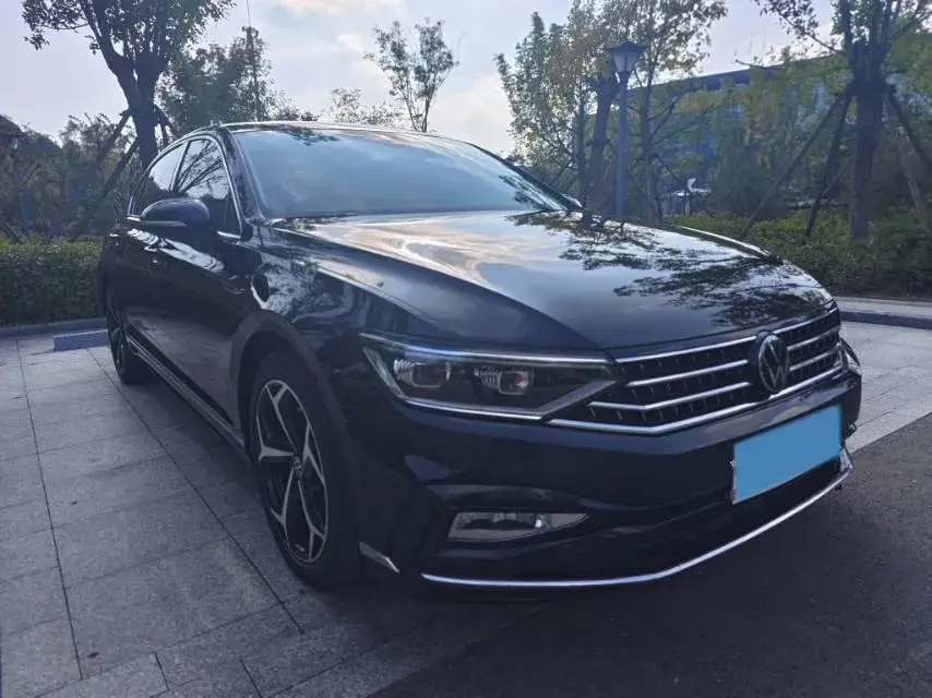 2023 VOLKSWAGEN MAGOTAN thumbnail 3