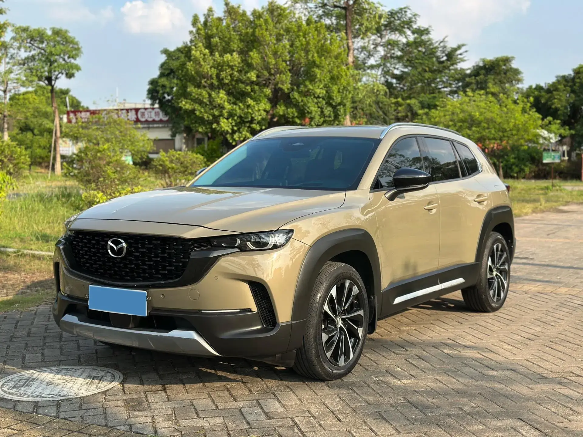 2023 MAZDA CX-50 view 1