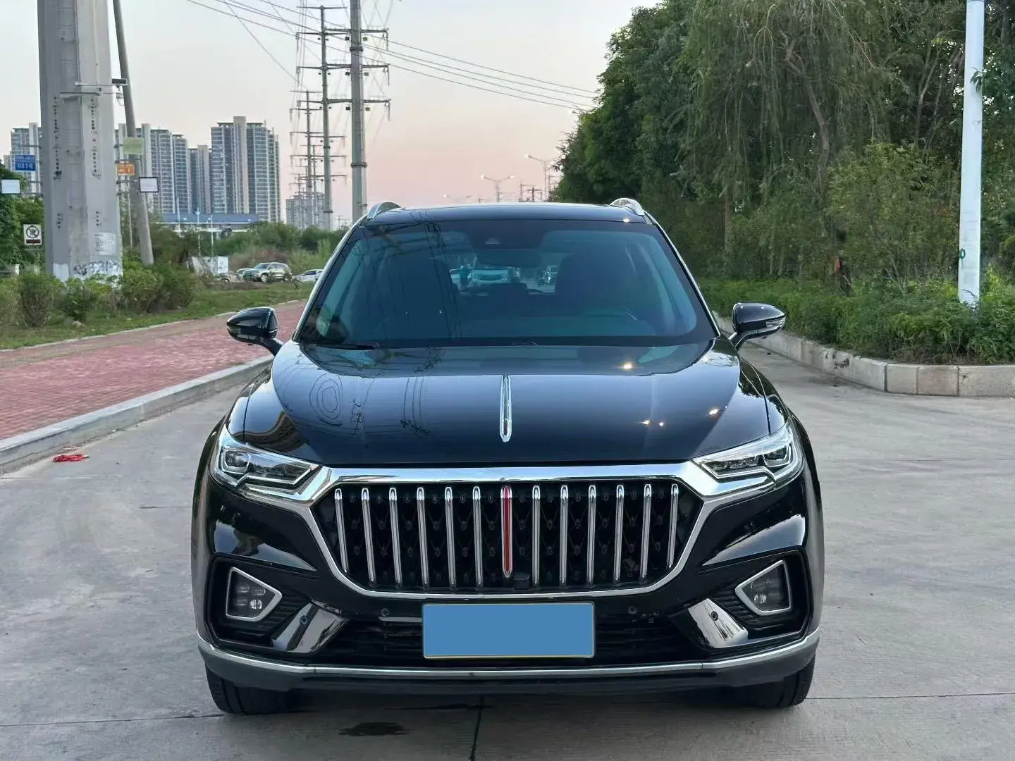 2022 HONGQI HS5 thumbnail 2