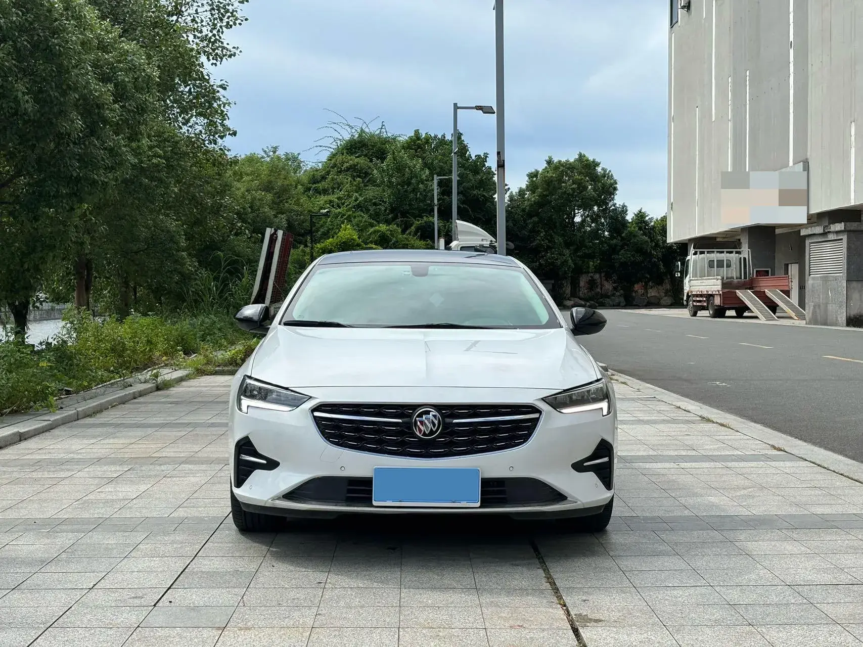 2020 BUICK REGAL thumbnail 2