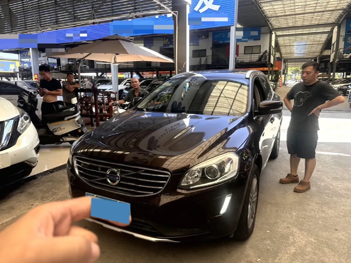 2016 Volvo XC60 2.0T 245HP L4 8AT,autocango,china used car exporter,china ev exporter,chinese used car exporter,chinese used ev exporter