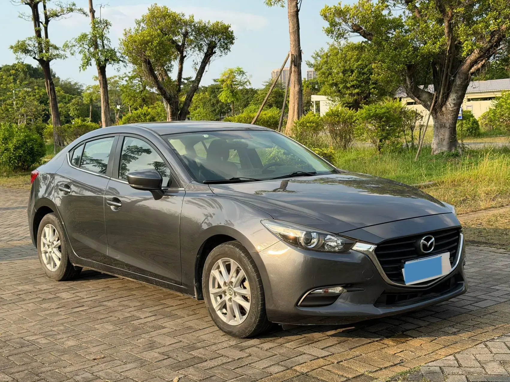 2017 MAZDA 3 thumbnail 3