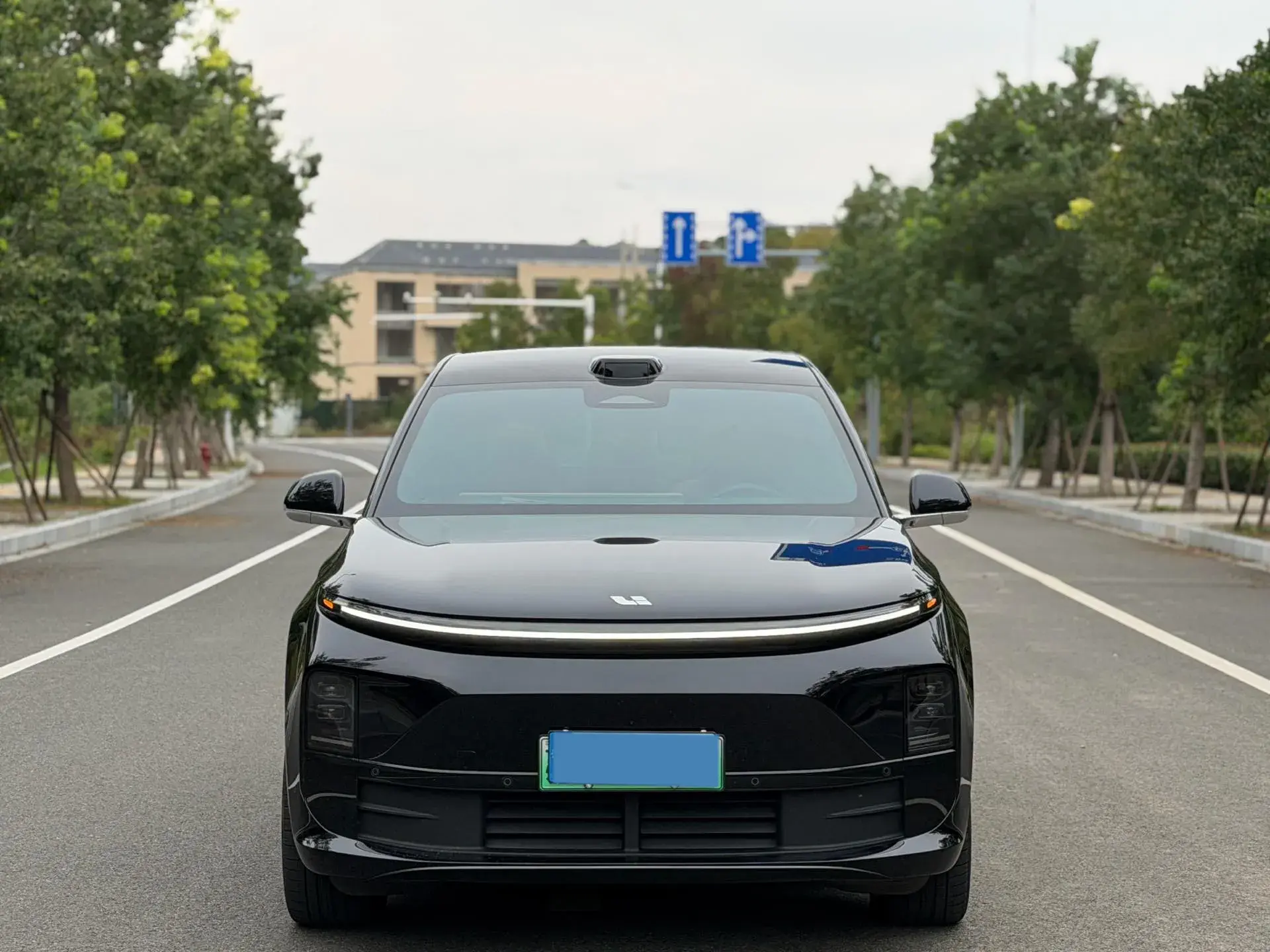 2024 LI L6 thumbnail 2