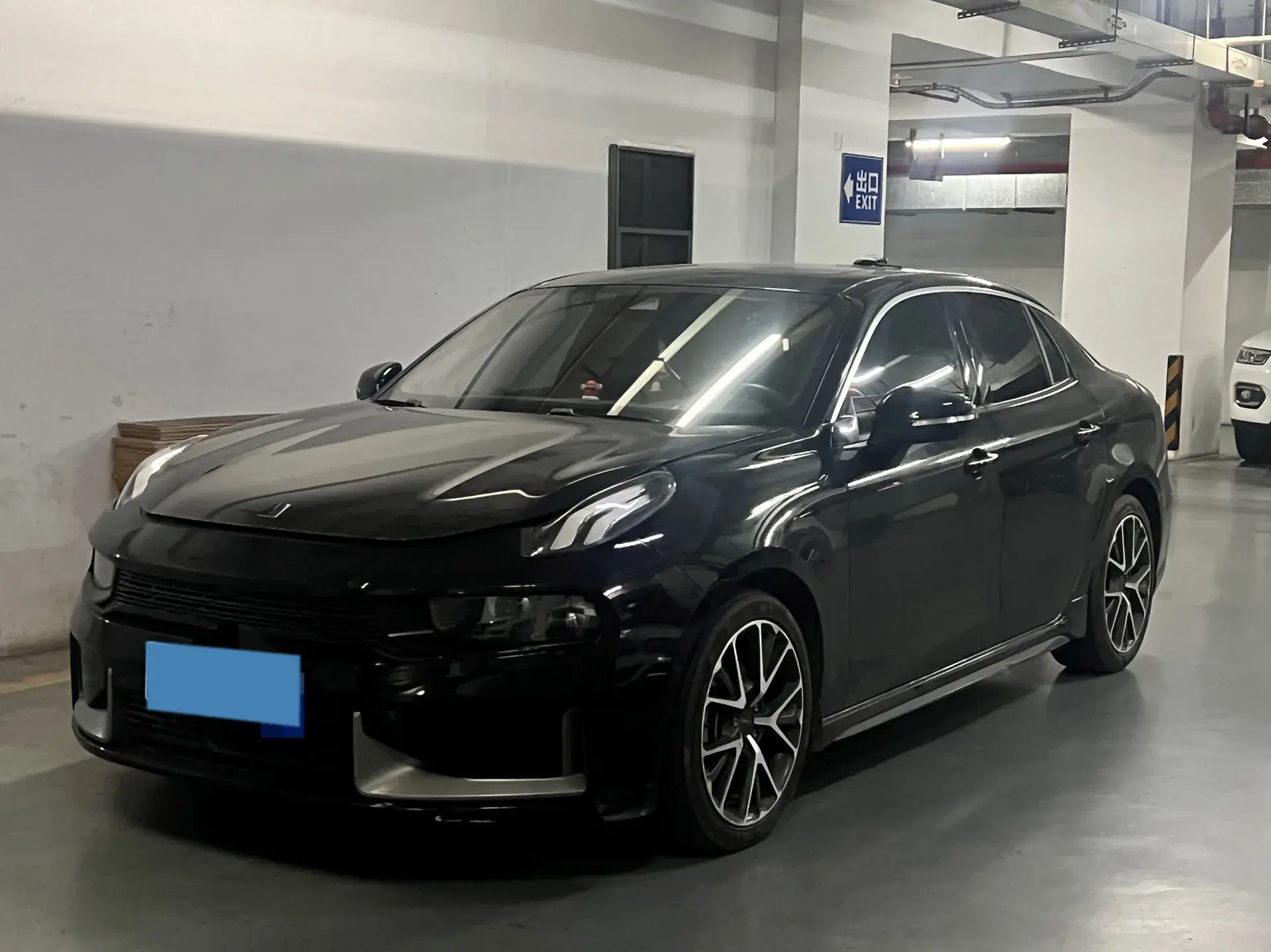 2021 LYNK&CO 03 view 1