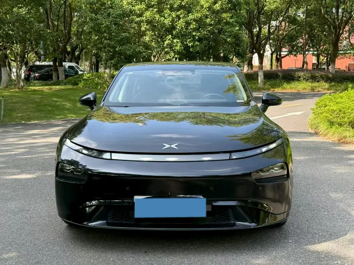 2022 XPENG P7 thumbnail 2