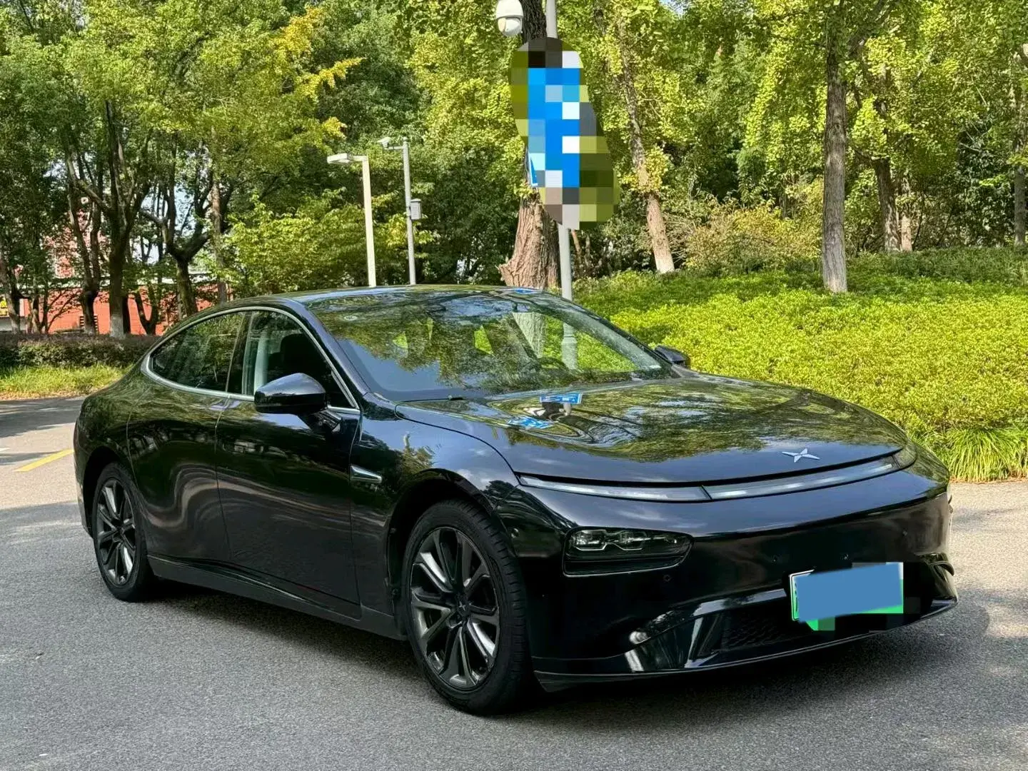 2022 XPENG P7 thumbnail 3