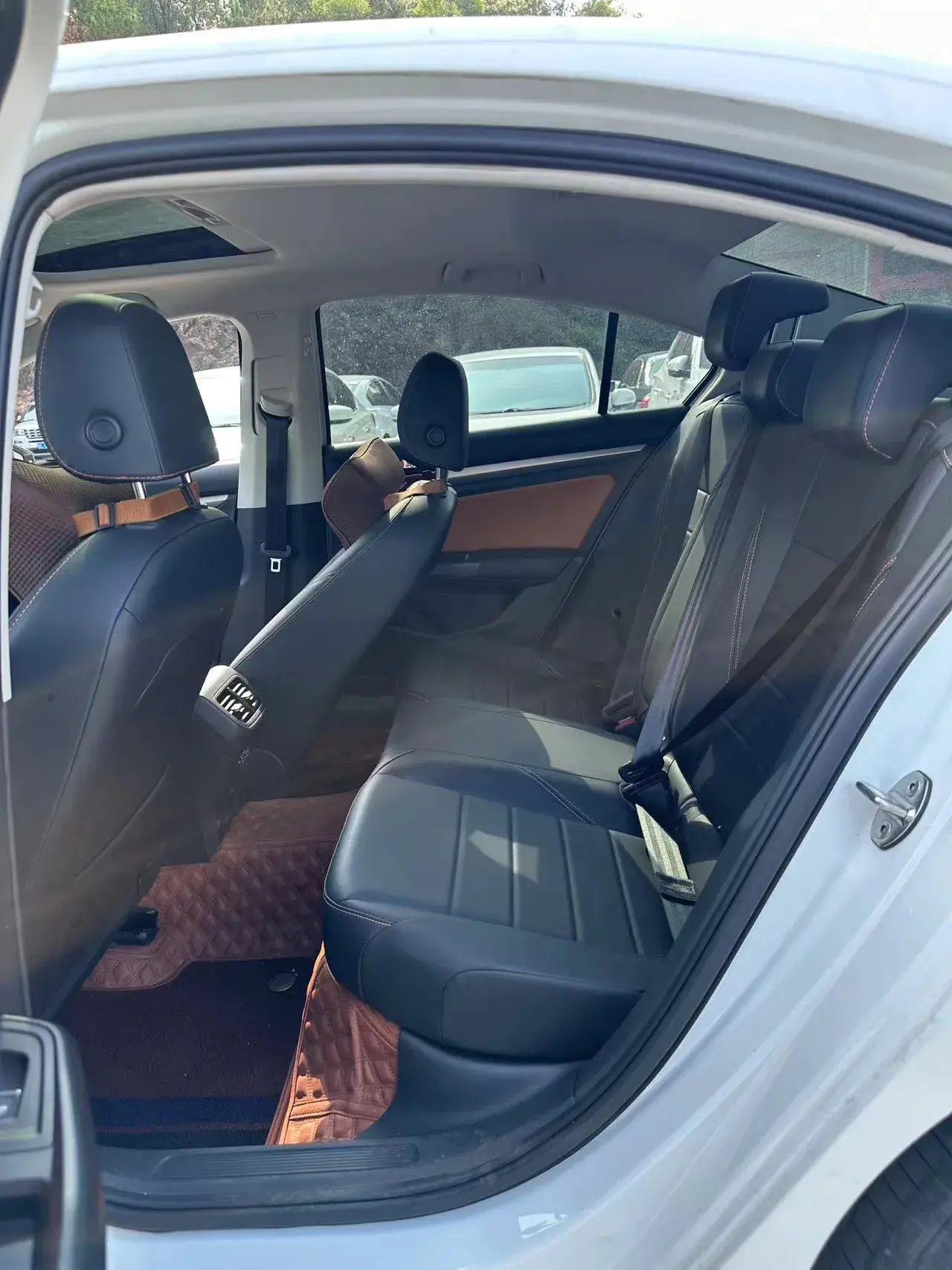 2021 VOLKSWAGEN BORA thumbnail 4