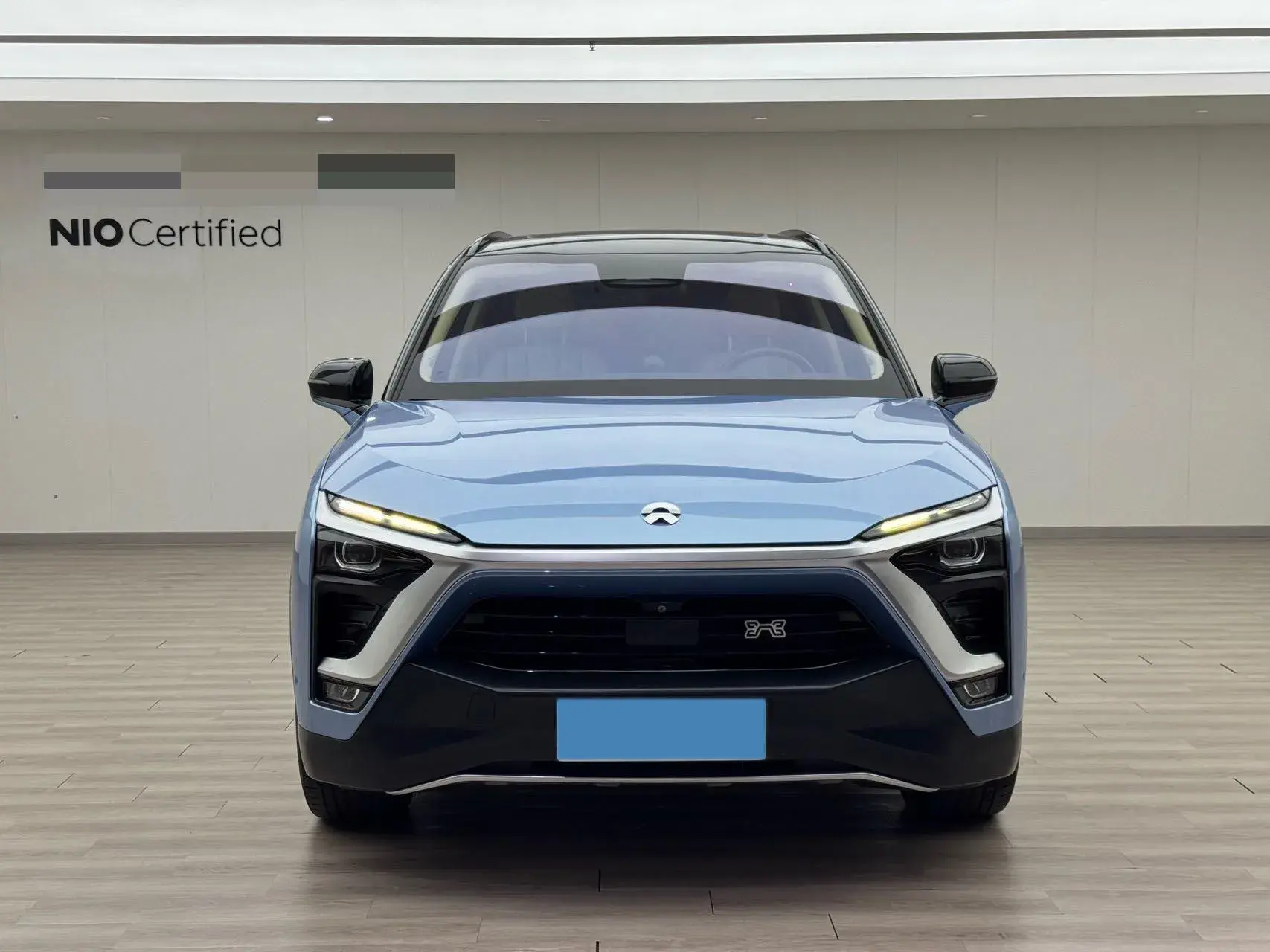 2018 NIO ES8 thumbnail 3