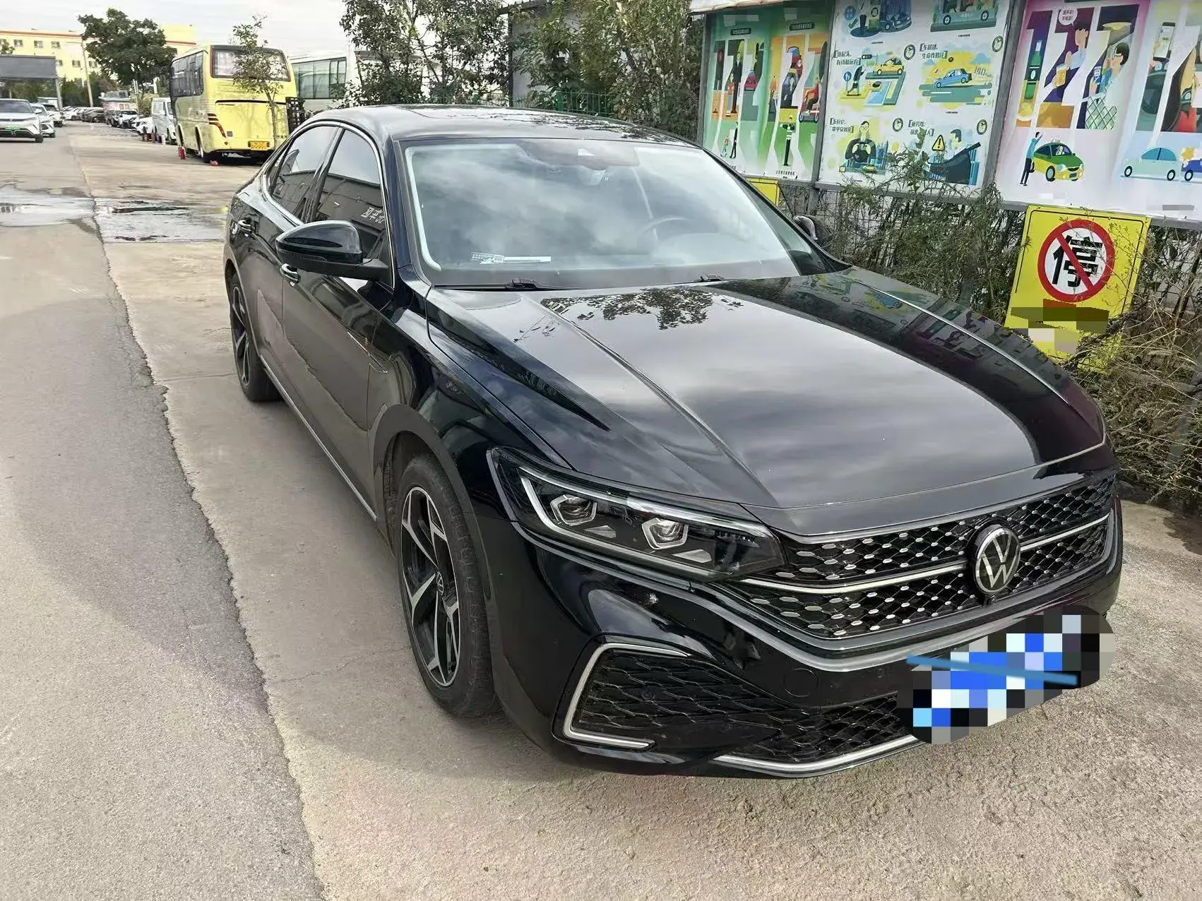 2023 VOLKSWAGEN PASSAT thumbnail 2