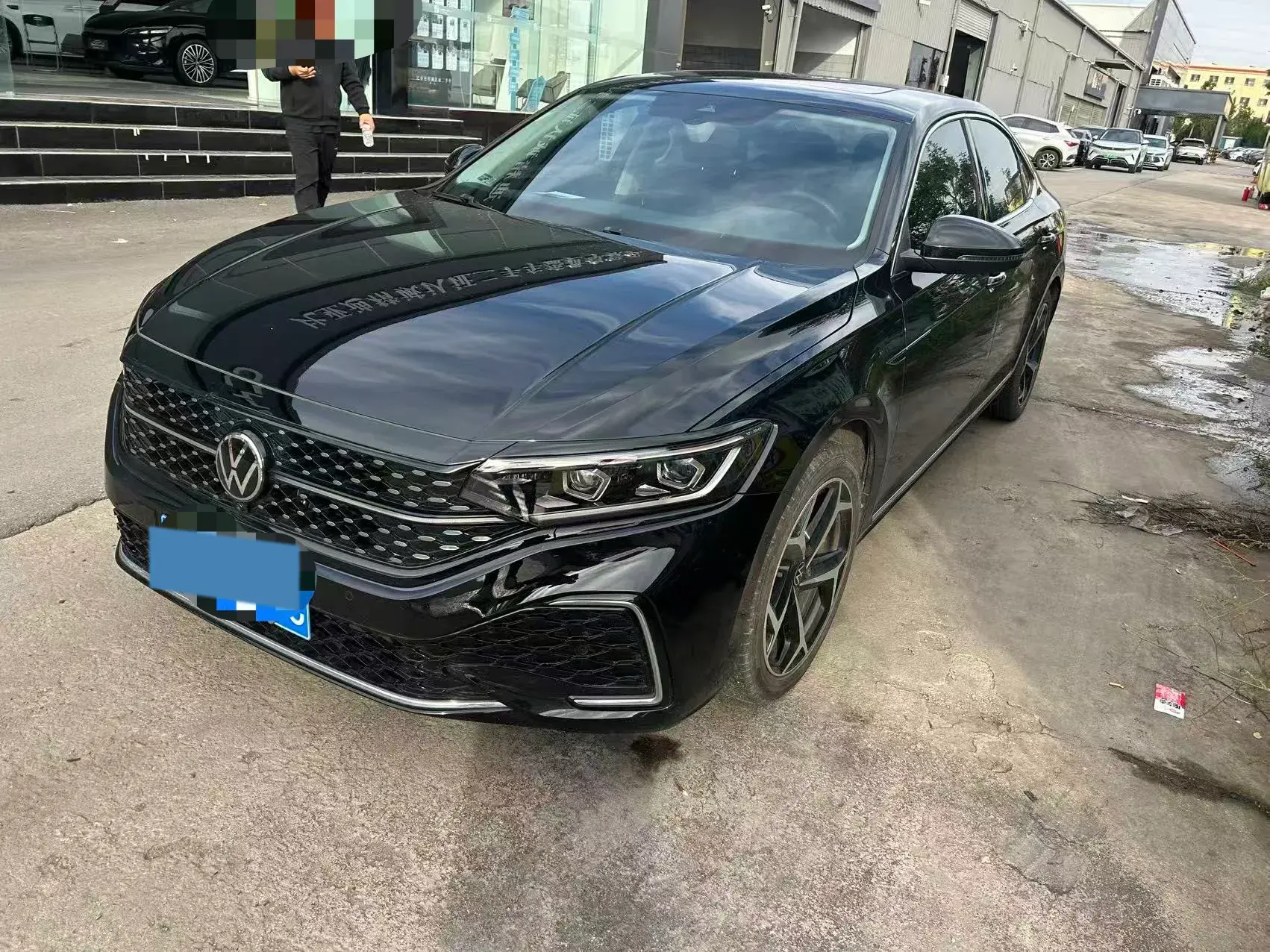 2023 VOLKSWAGEN PASSAT view 1