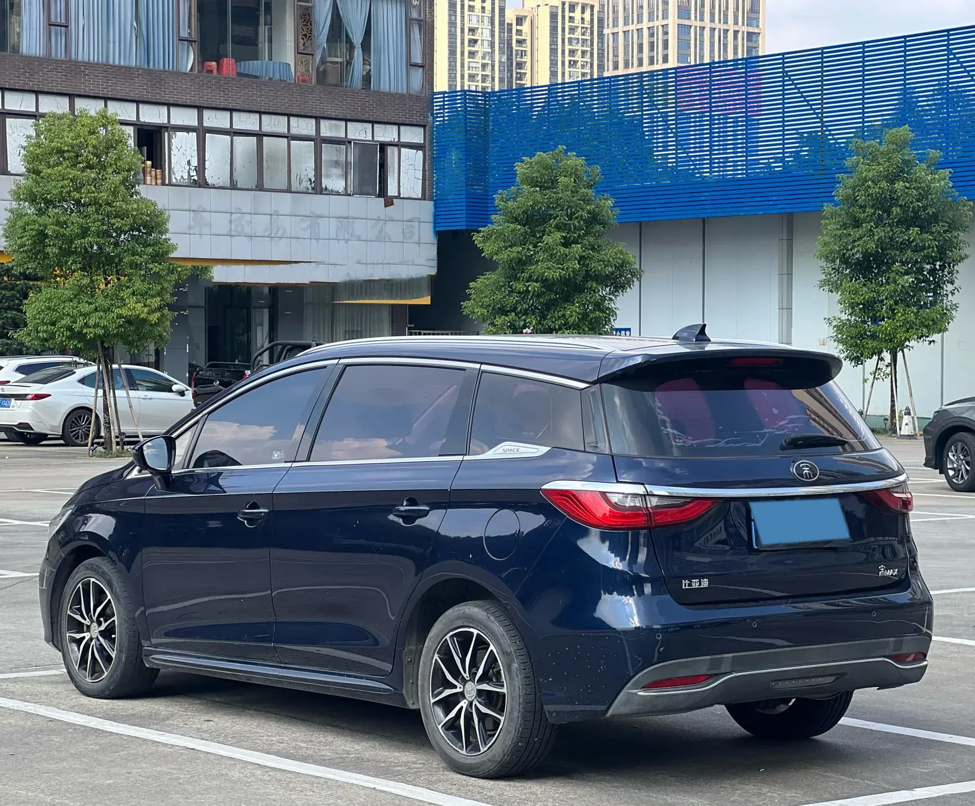 2018 BYD SONG thumbnail 4