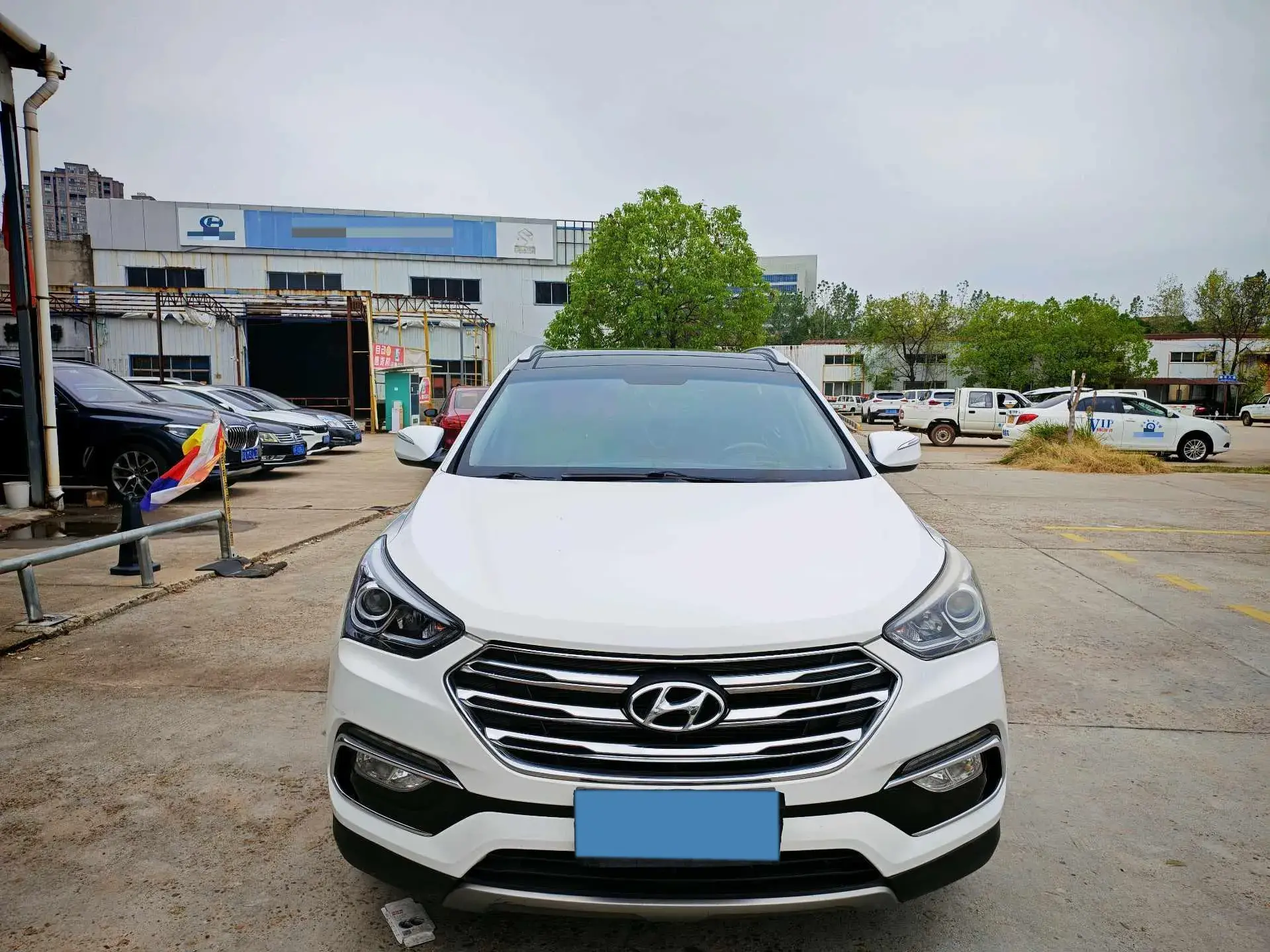 2017 HYUNDAI SANTAFE thumbnail 3