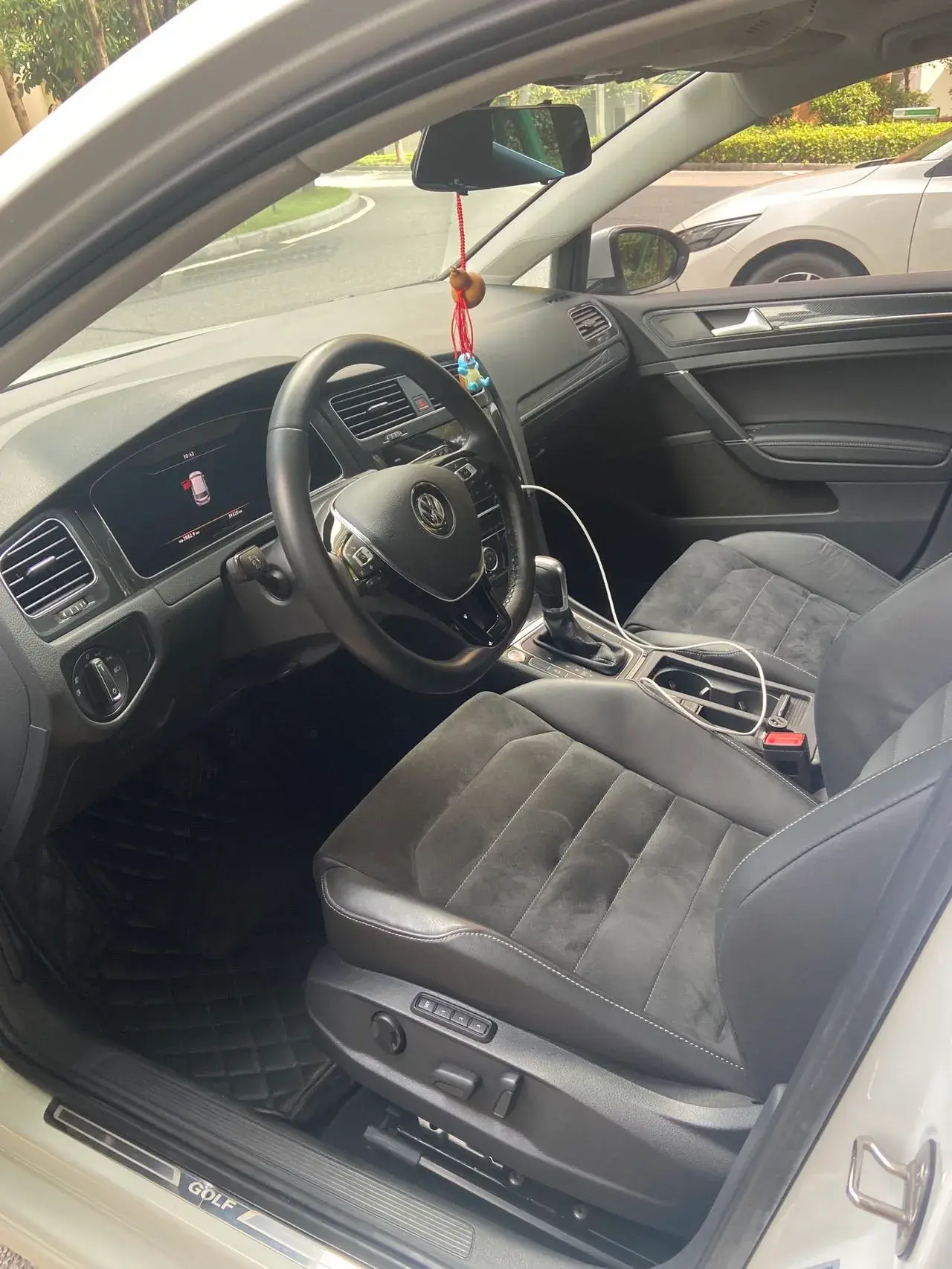 2020 VOLKSWAGEN GOLF thumbnail 2