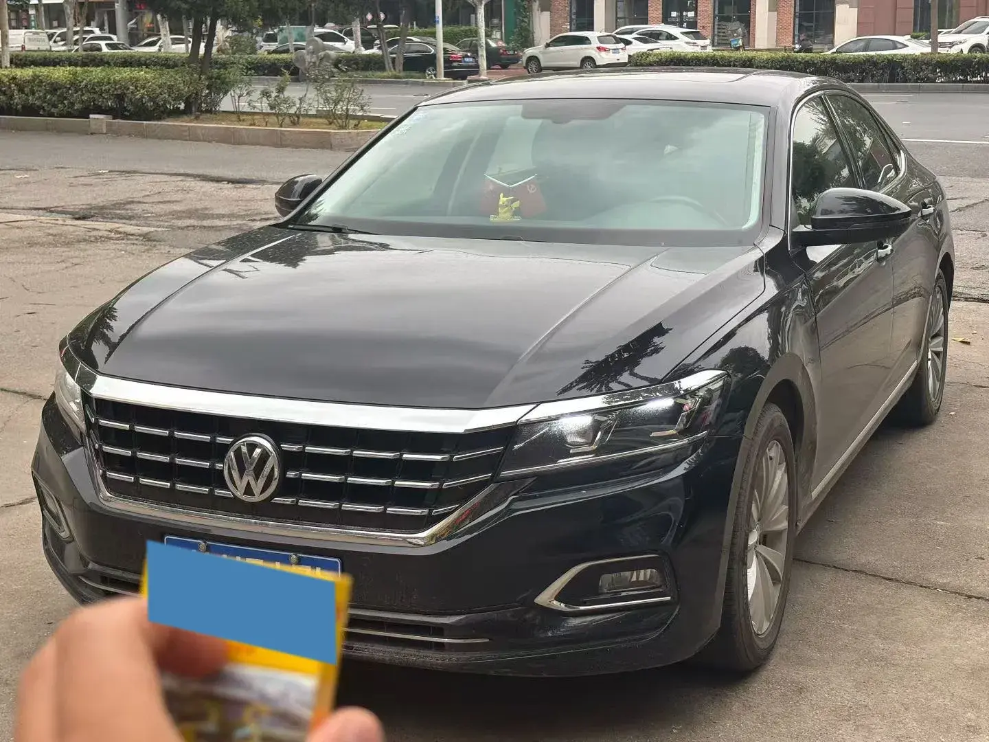 2019 VOLKSWAGEN PASSAT view 1