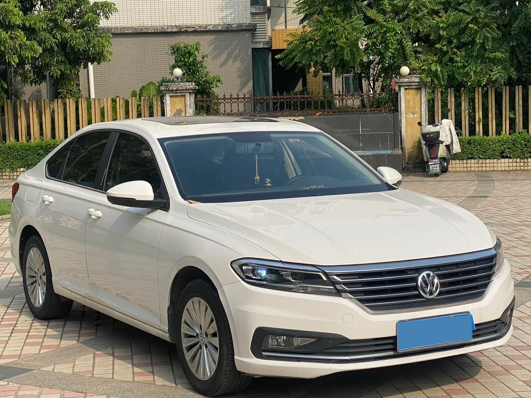 2019 VOLKSWAGEN LAVIDA thumbnail 2