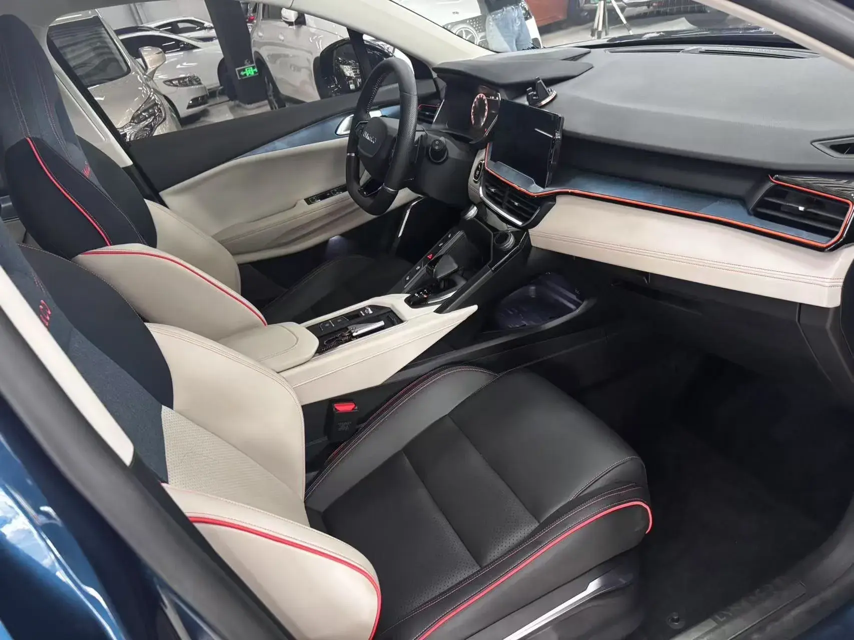 2020 LYNK&CO 06 thumbnail 4