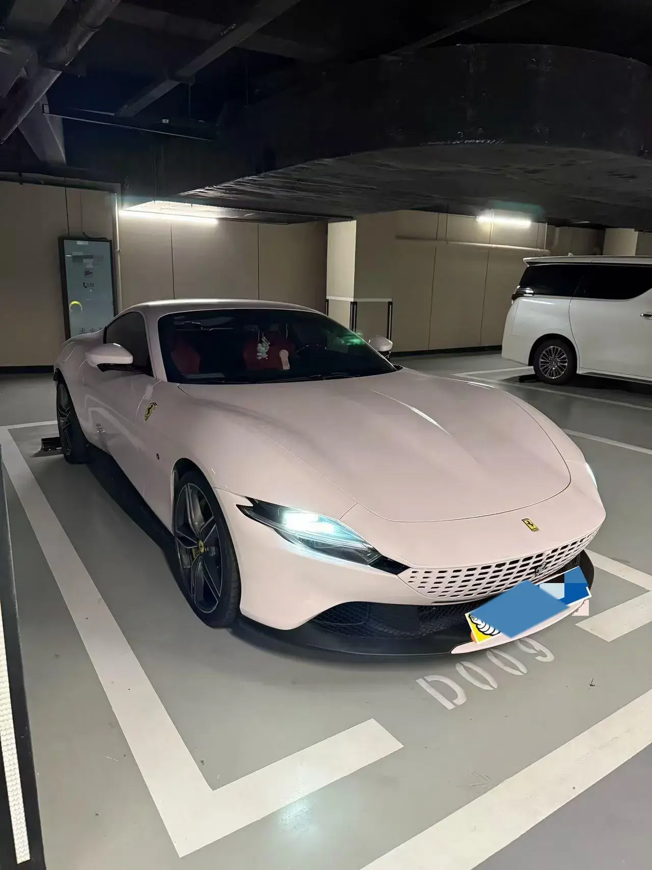 2020 FERRARI ROMA thumbnail 2