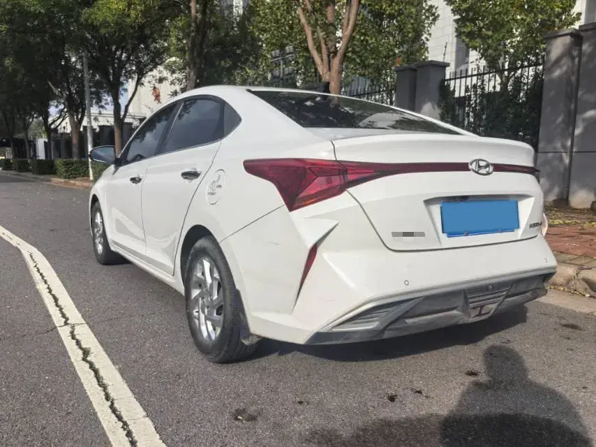 2020 HYUNDAI VERNA thumbnail 4