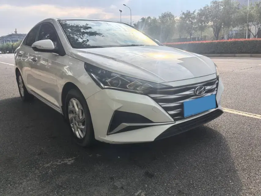 2020 HYUNDAI VERNA thumbnail 2