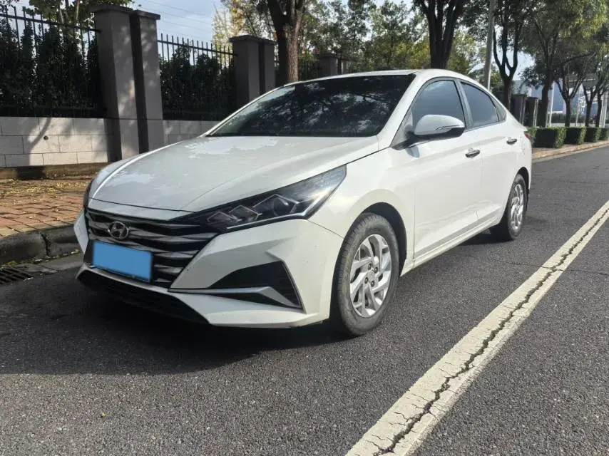 2020 HYUNDAI VERNA view 1