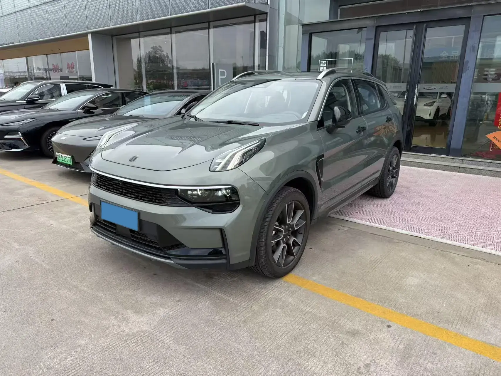 2024 LYNK&CO 01 view 1