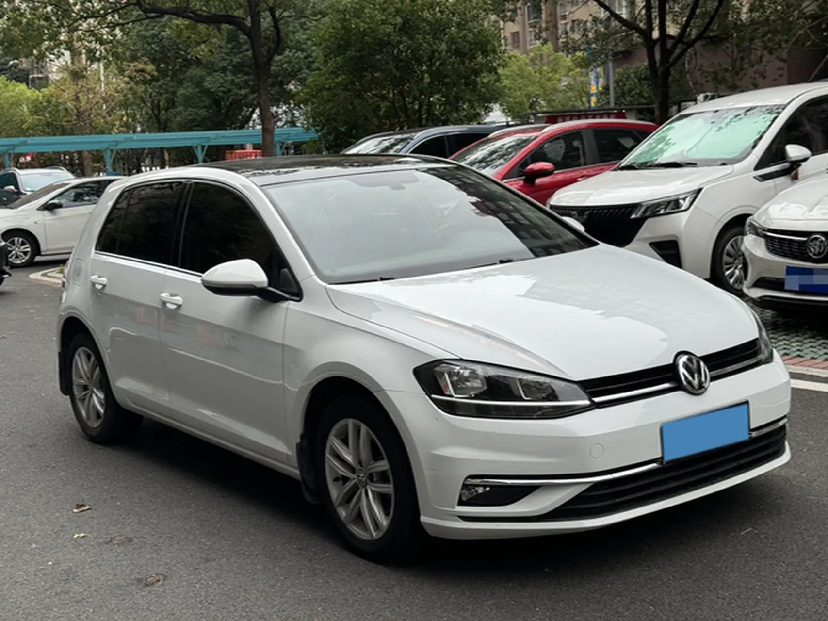 2019 VOLKSWAGEN GOLF thumbnail 3