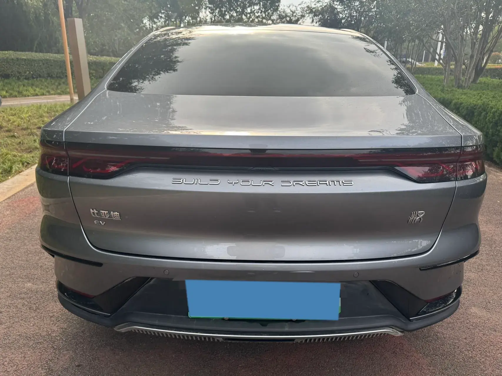 2024 BYD HAN thumbnail 3