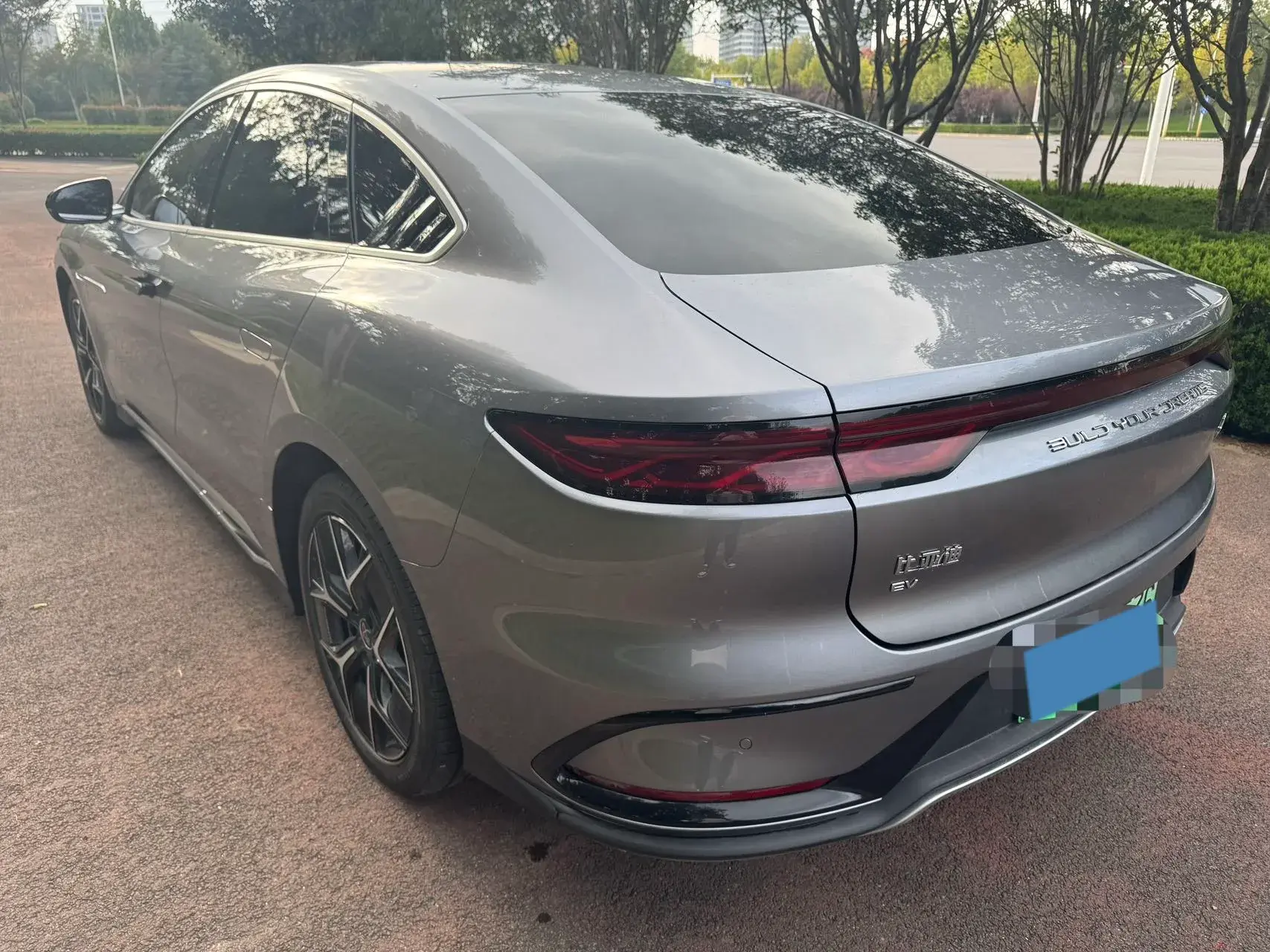 2024 BYD HAN thumbnail 4