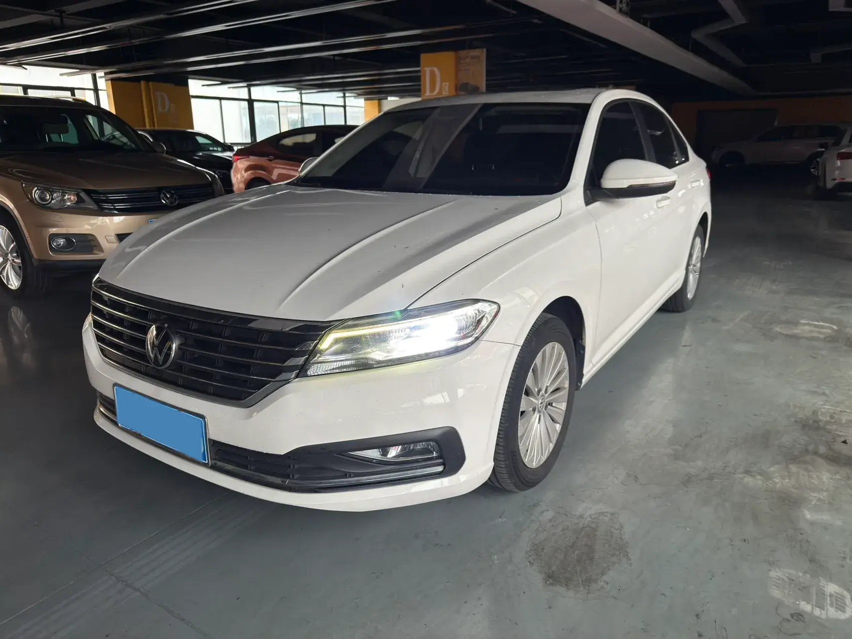 2019 VOLKSWAGEN LAVIDA view 1