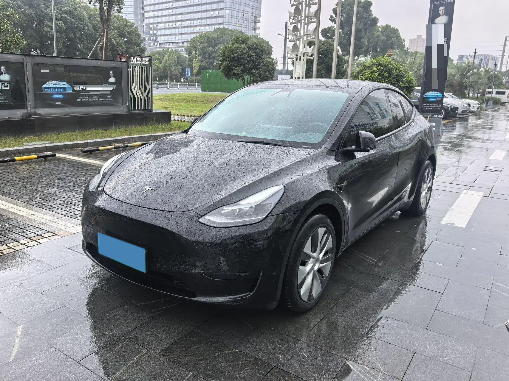 2022 TESLA MODEL view 1
