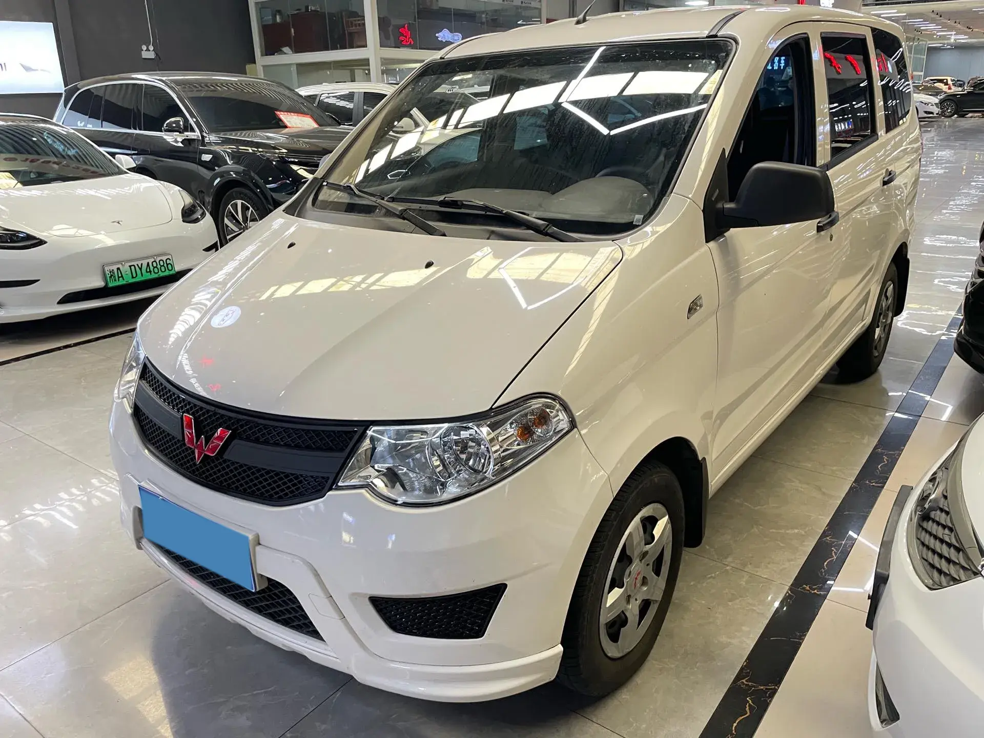 2020 WULING HONGGUANG view 1