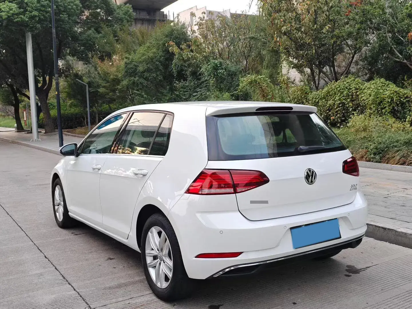 2018 VOLKSWAGEN GOLF thumbnail 4