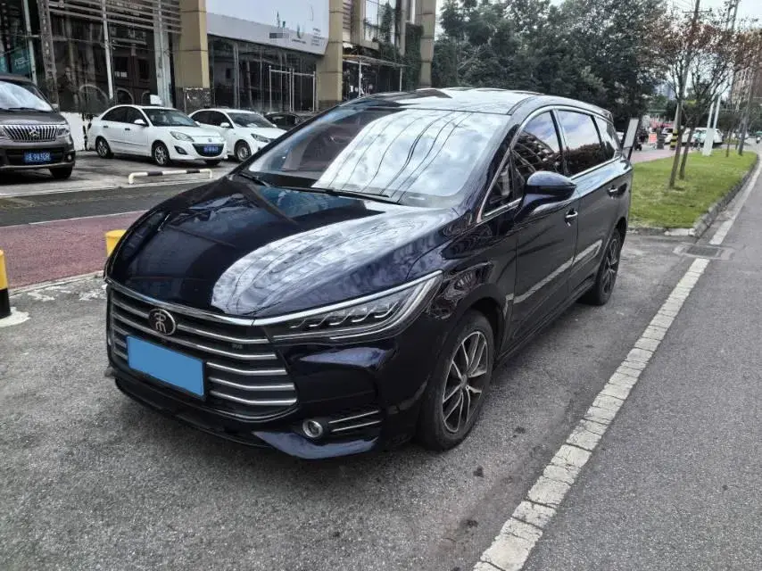 2018 BYD SONG view 1